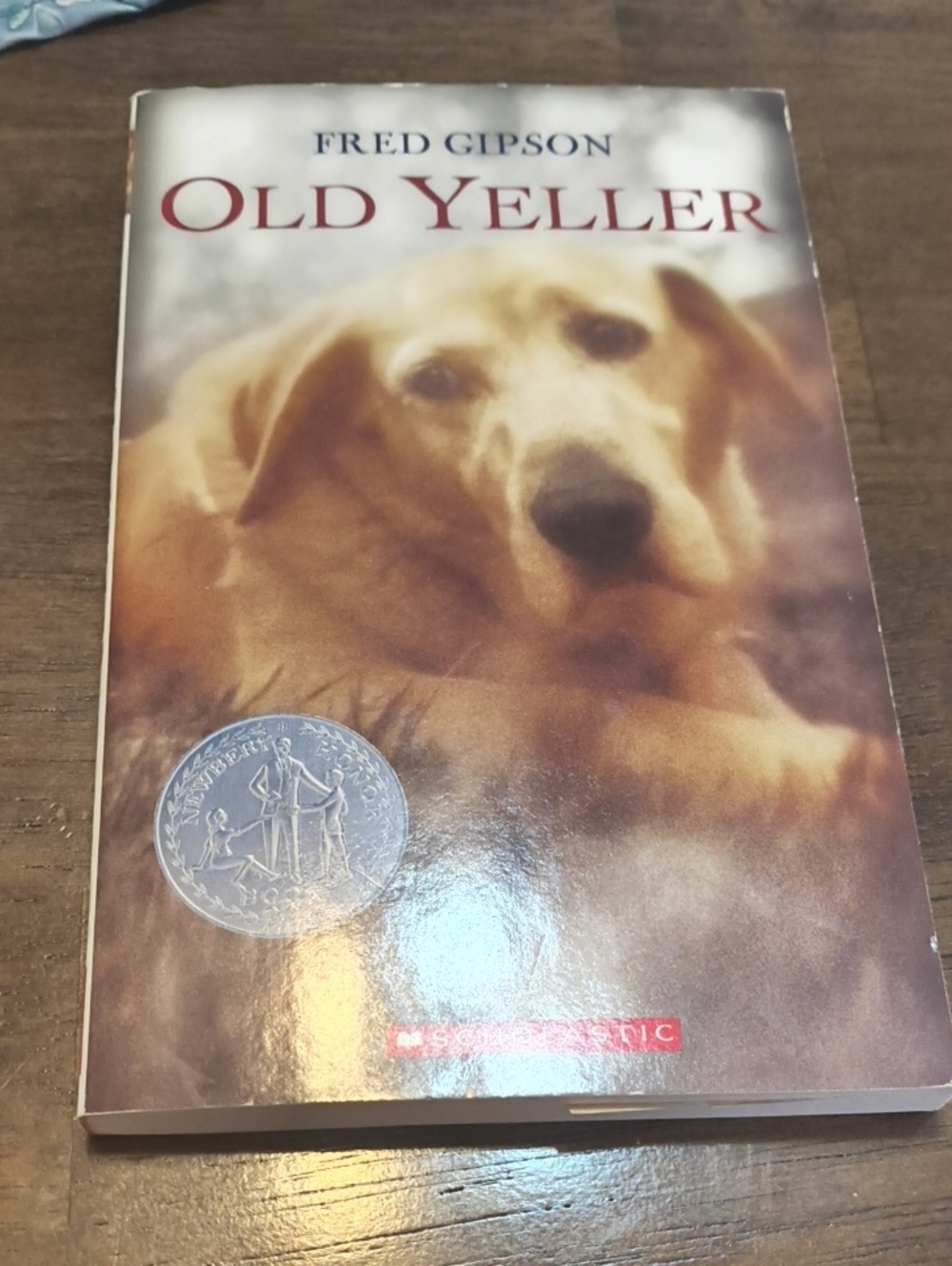 Old Yeller by Fred Gipson - Brown Paperback